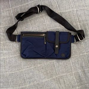 LuLuLemon travel Fanny pack
